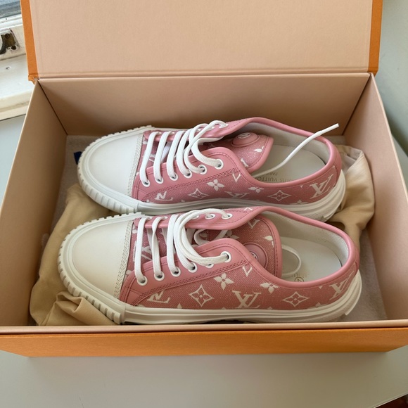 Louis Vuitton Squad Sneaker in pink never worn - Picture 8 of 9